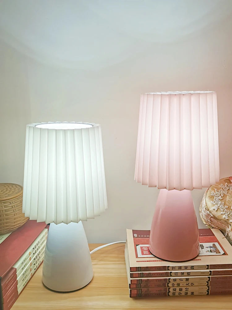 Contemporary Ceramic Bedroom Bedside Table Desk Lamp Children's And Girls' Bedroom lamp Warm Tabletop Lamp Washable Lampsha