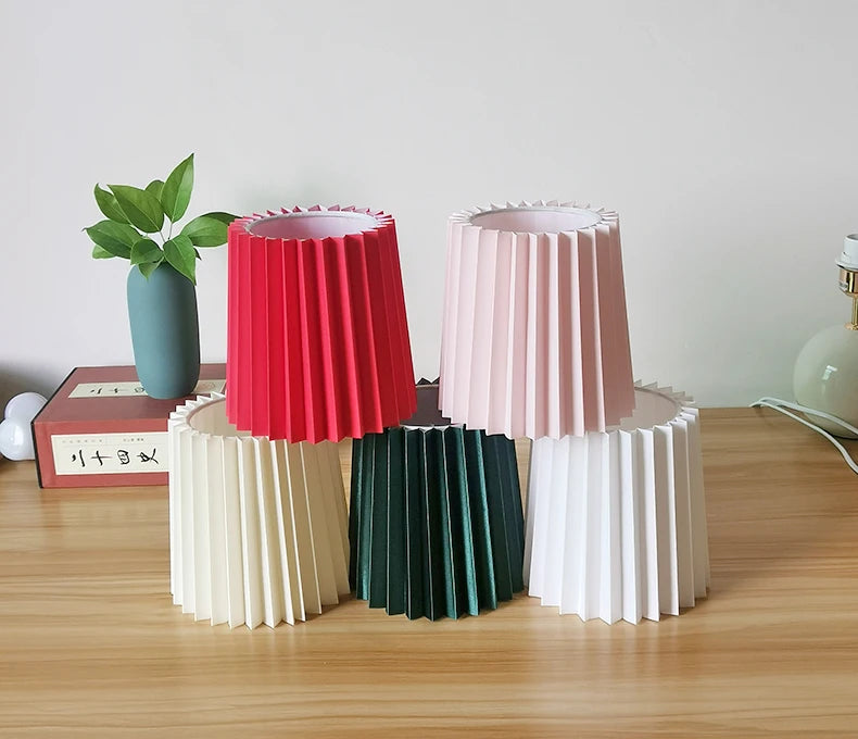 Contemporary Ceramic Bedroom Bedside Table Desk Lamp Children's And Girls' Bedroom lamp Warm Tabletop Lamp Washable Lampsha