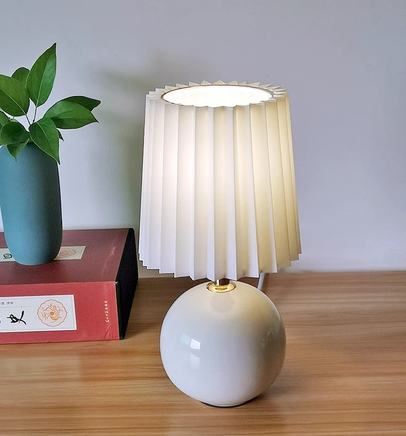 Contemporary Ceramic Bedroom Bedside Table Desk Lamp Children's And Girls' Bedroom lamp Warm Tabletop Lamp Washable Lampsha