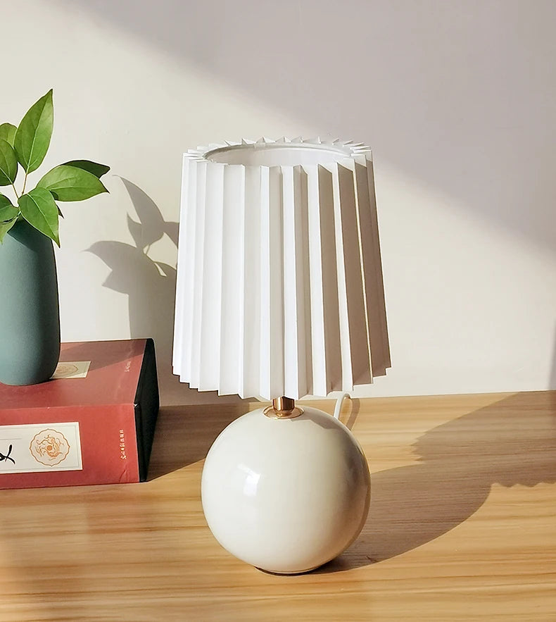 Contemporary Ceramic Bedroom Bedside Table Desk Lamp Children's And Girls' Bedroom lamp Warm Tabletop Lamp Washable Lampsha