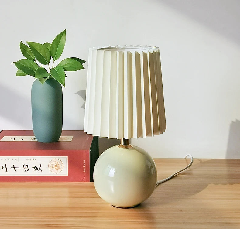Contemporary Ceramic Bedroom Bedside Table Desk Lamp Children's And Girls' Bedroom lamp Warm Tabletop Lamp Washable Lampsha