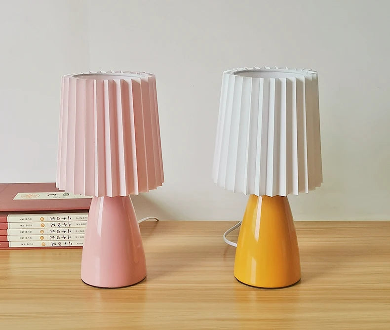 Contemporary Ceramic Bedroom Bedside Table Desk Lamp Children's And Girls' Bedroom lamp Warm Tabletop Lamp Washable Lampsha