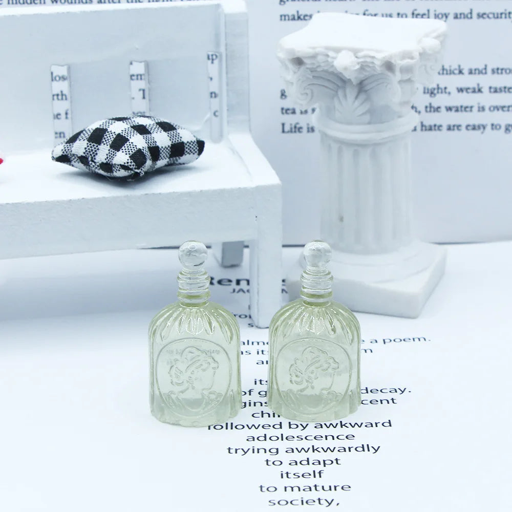 2Pcs Dollhouse Perfume Bottle Miniature Furniture Model Bedroom Decoration Accessories Doll Bedroom Bath Scene Props