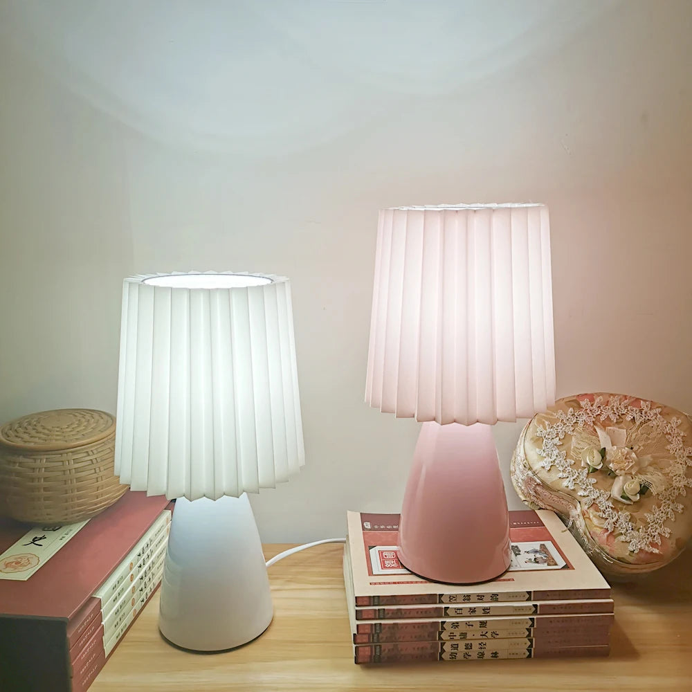 Contemporary Ceramic Bedroom Bedside Table Desk Lamp Children's And Girls' Bedroom lamp Warm Tabletop Lamp Washable Lampsha